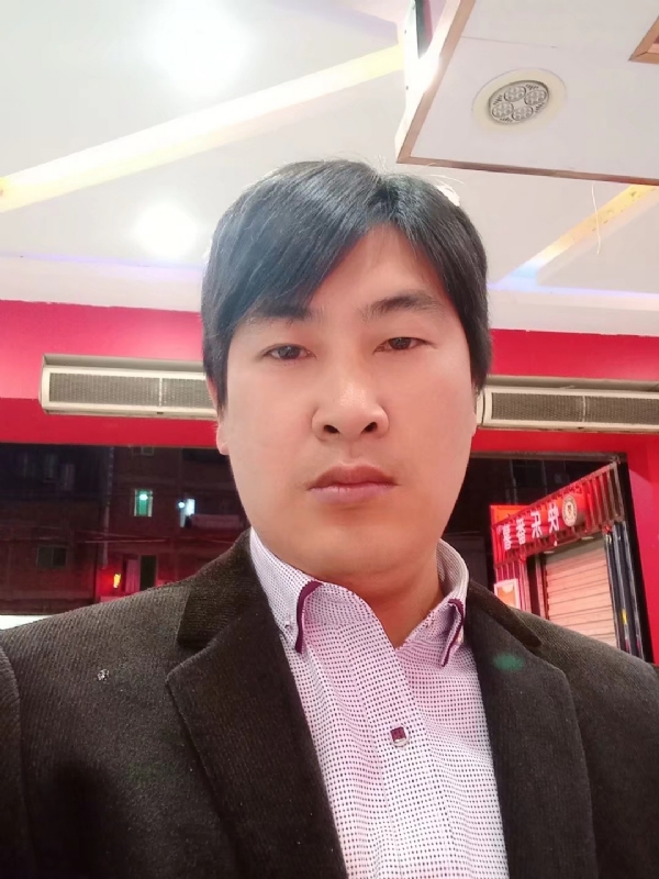 奔跑的第二张照片--长泰征婚网