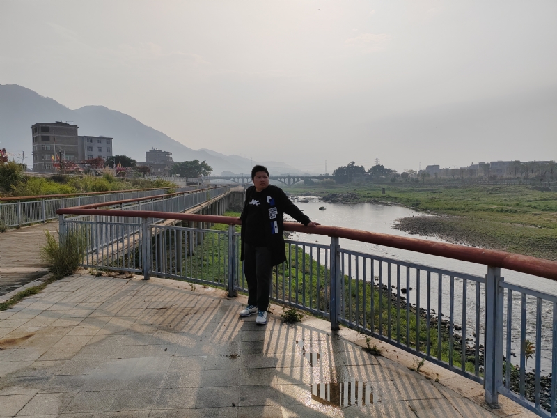 笑看蓝天的第一张照片--长泰征婚网